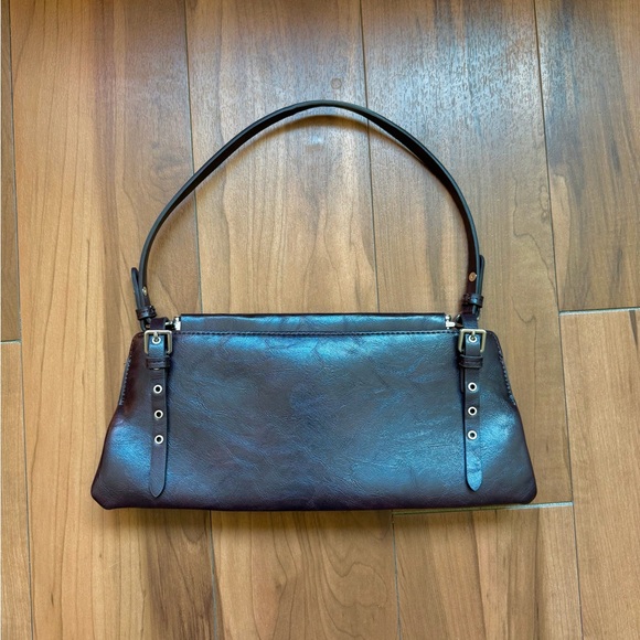 Handbags - Classic Women's Shoulder Bag in Dark Brown